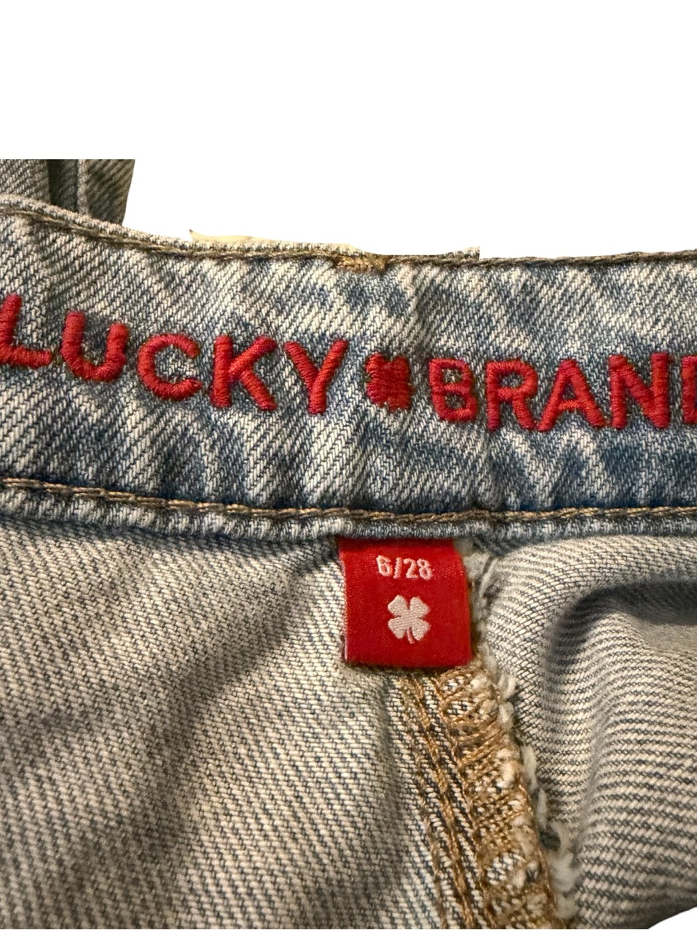 Lucky Brand ~Jeans ~Light Washed Denim ~ Large Pockets ~Normal Wear & Tear ~GUC - Picture 2 of 7
